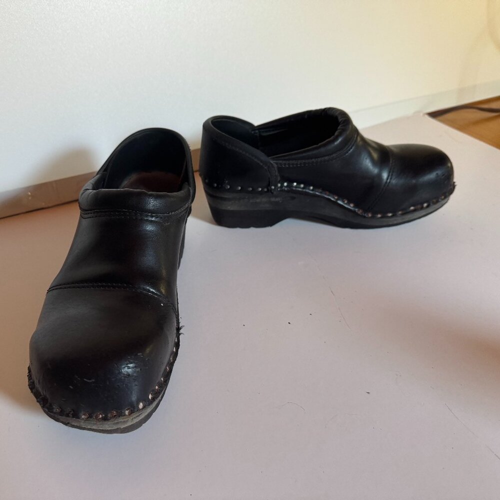 Troentorp Picasso Black Clogs, Size 37 /. 7
